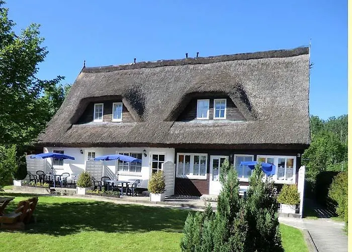 Altes Forsthaus * Nienhagen