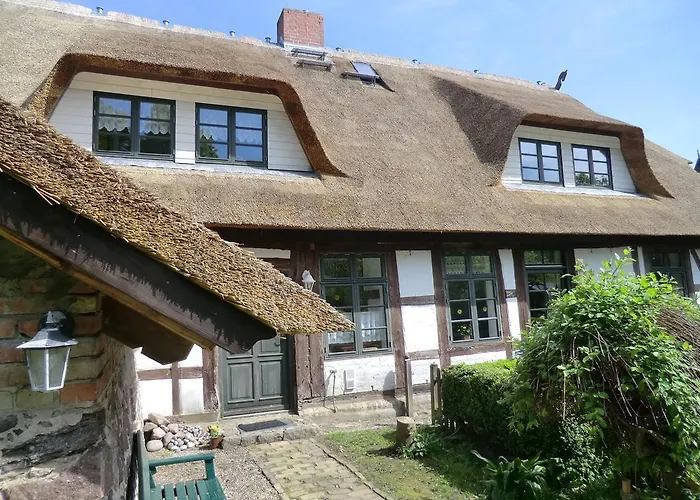 Altes Forsthaus * Nienhagen